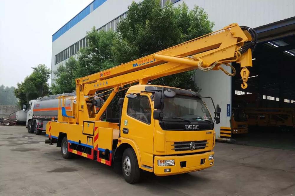 東風多利卡單排18米高空作業(yè)車