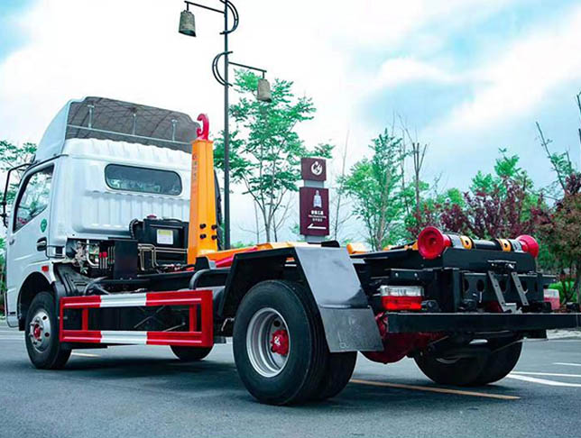 東風凱普特8方車廂可卸式垃圾車圖片3