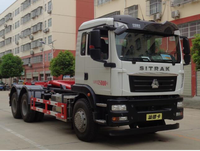 重汽汕德卡國(guó)六車(chē)廂可卸式垃圾車(chē)