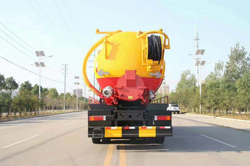 東風(fēng)天龍后八輪國(guó)六清洗吸污車(chē)帶副發(fā)動(dòng)機(jī)圖片5