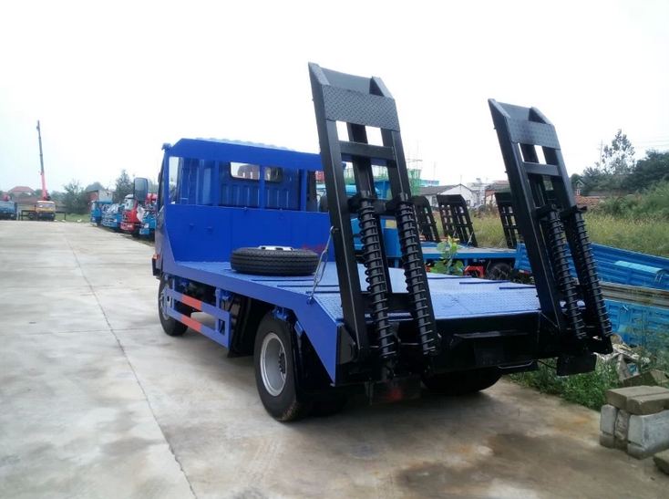 重汽王牌平板運(yùn)輸車(chē)(藍(lán)牌)