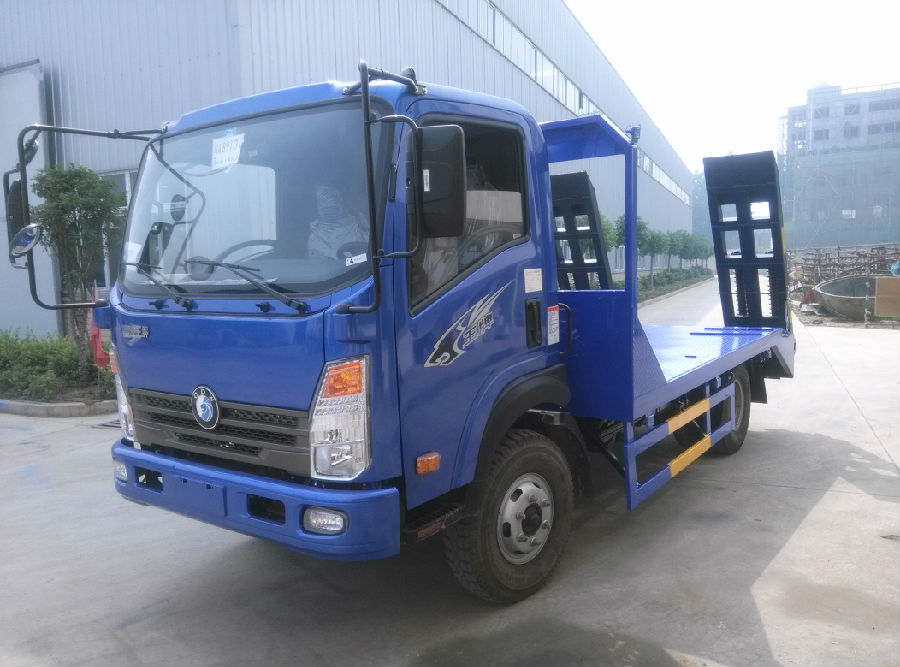 重汽王牌平板運(yùn)輸車(chē)