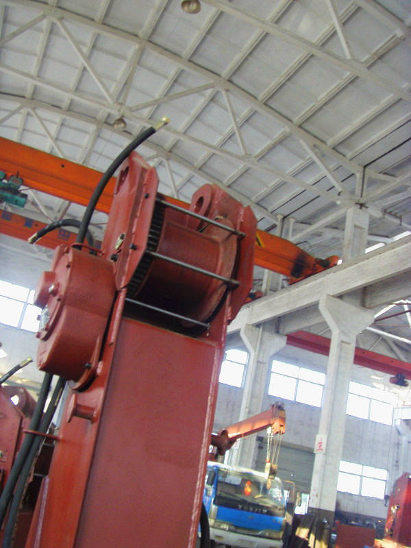 隨車吊的卷揚(yáng)機(jī)構(gòu)