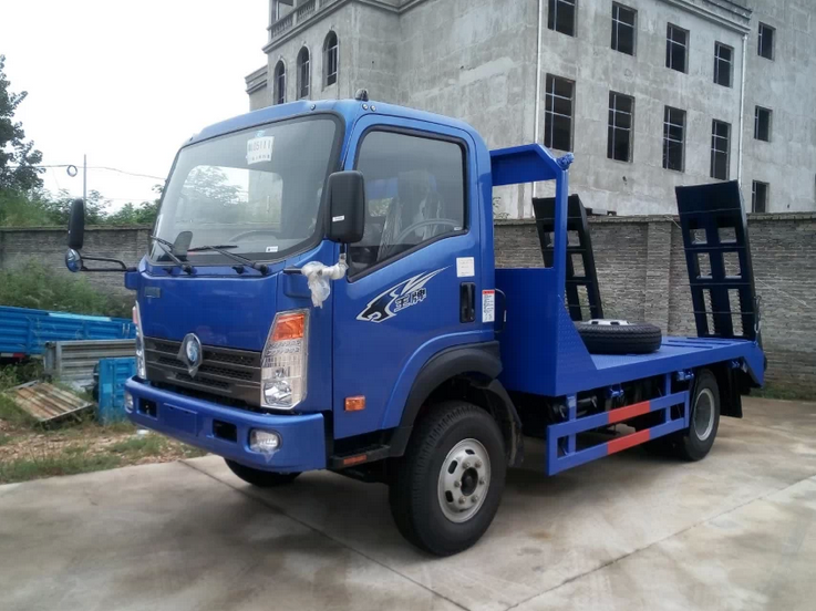 重汽王牌平板運(yùn)輸車(chē)(藍(lán)牌)