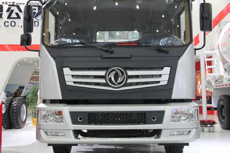 東風(fēng)190馬力 4X2 平板運輸車