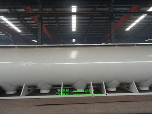 散裝<a href=http://m.sld918.com/siliaoche/ target=_blank class=infotextkey>飼料車</a>廠家-獨(dú)立作業(yè)式散裝飼料罐