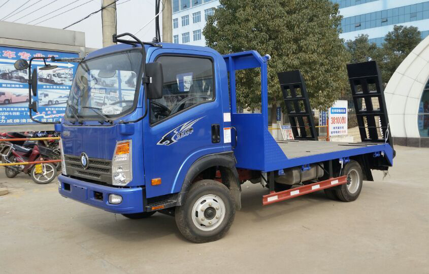 重汽王牌平板運(yùn)輸車(chē)(藍(lán)牌)