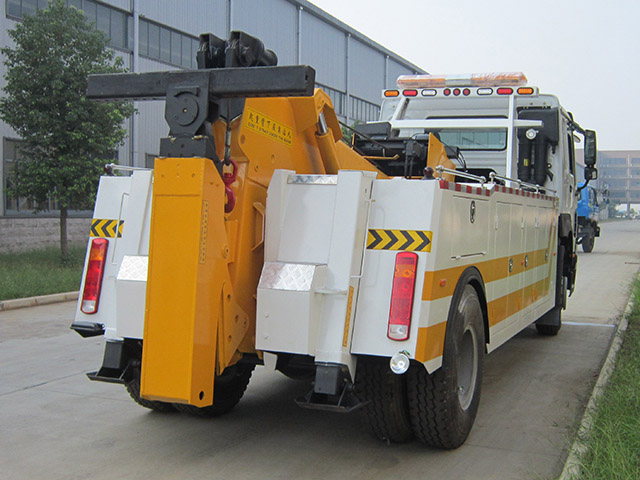 重汽豪沃單橋拖吊聯(lián)體清障車(chē)圖片4