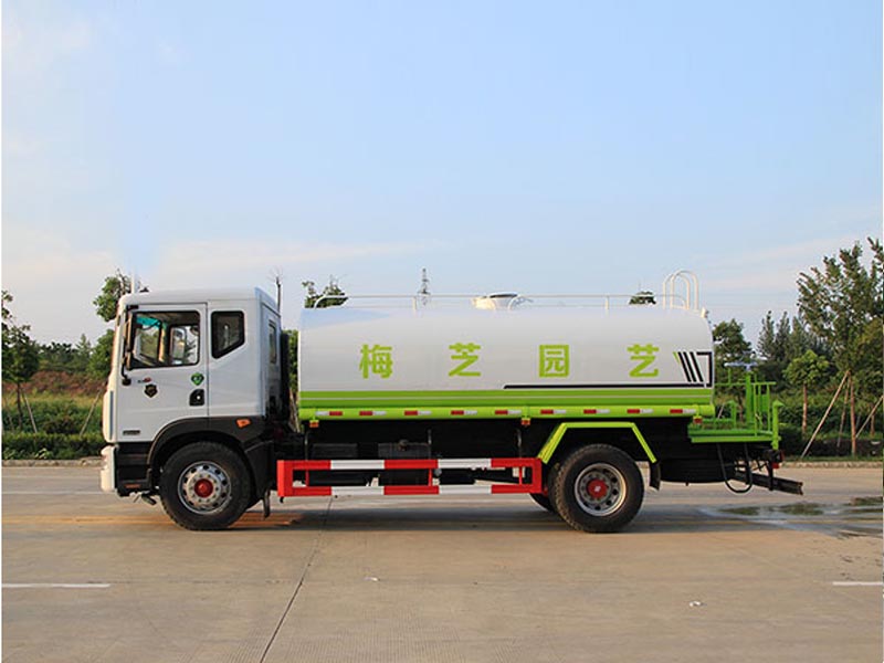 國(guó)六13方東風(fēng)灑水車(chē)圖片2