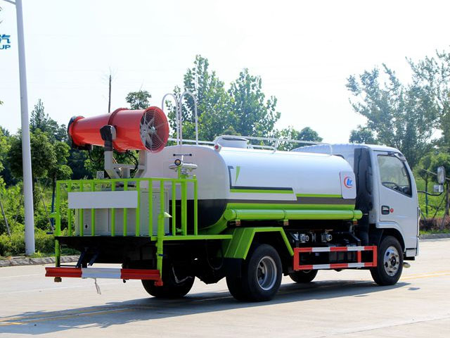 新品上市國六東風(fēng)多利卡5方霧炮灑水車圖片4