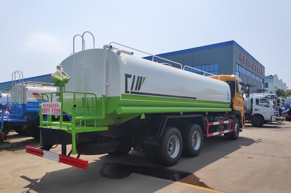 東風(fēng)天龍后雙橋國(guó)六灑水車圖片4